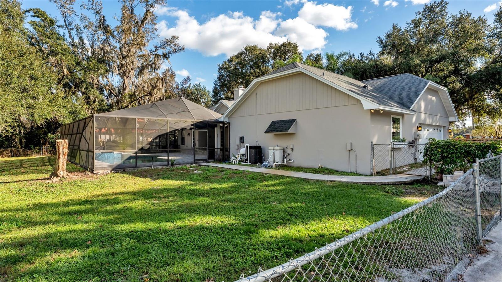 Listing photo id 17 for 1612 Williams Road