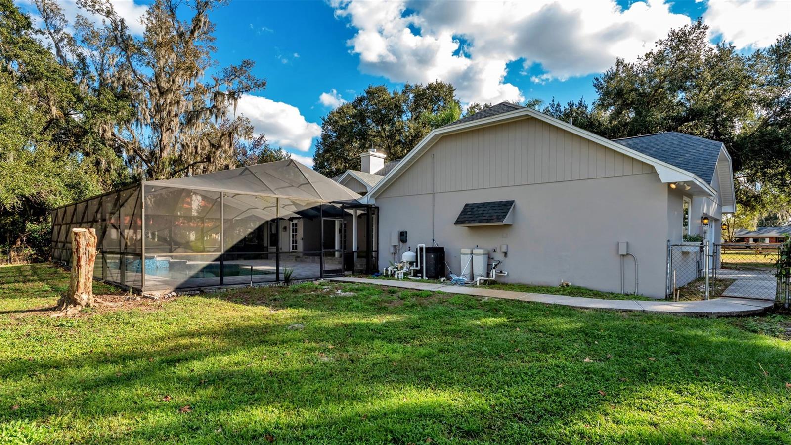 Listing photo id 22 for 1612 Williams Road