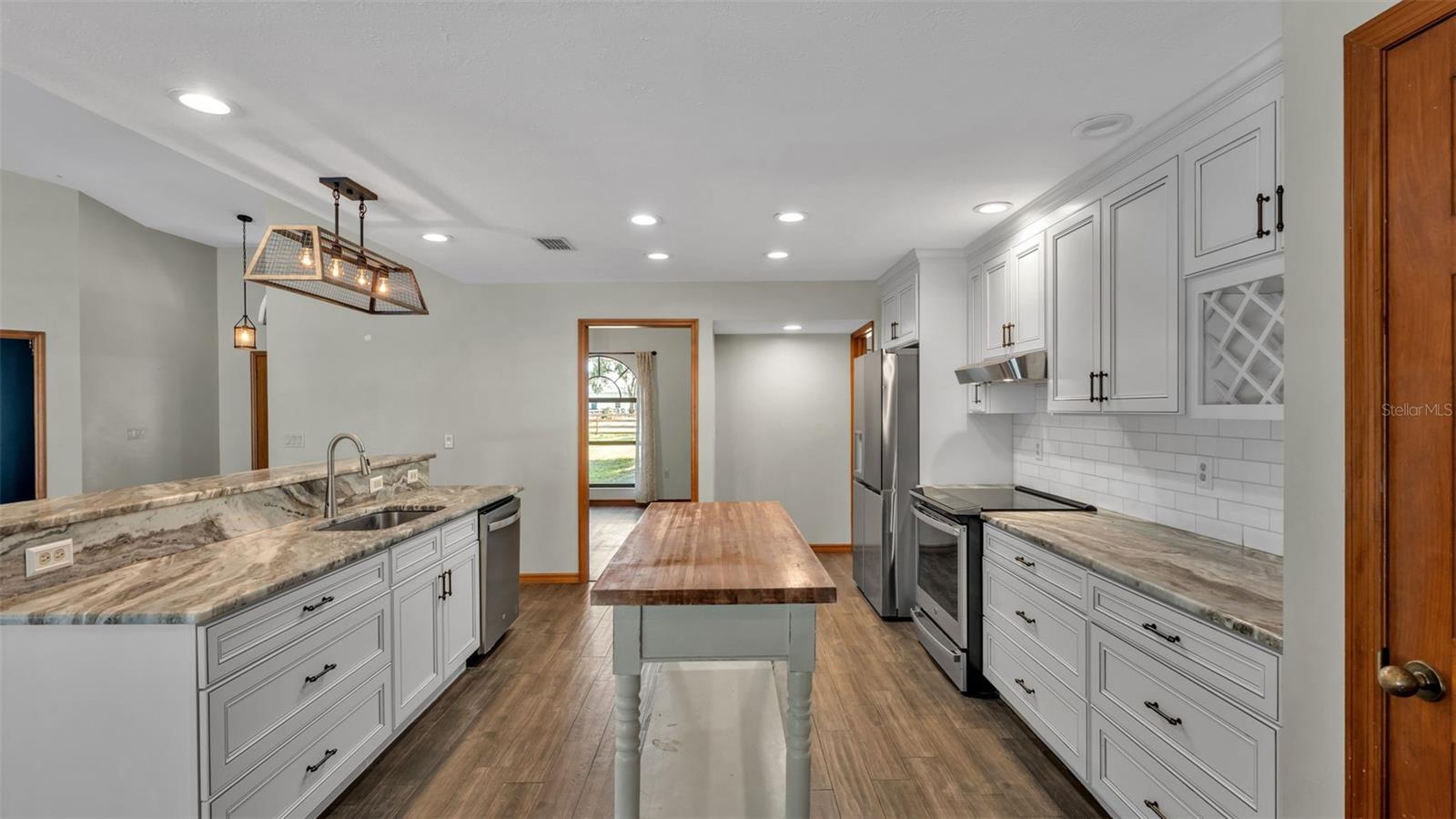 Listing photo id 46 for 1612 Williams Road