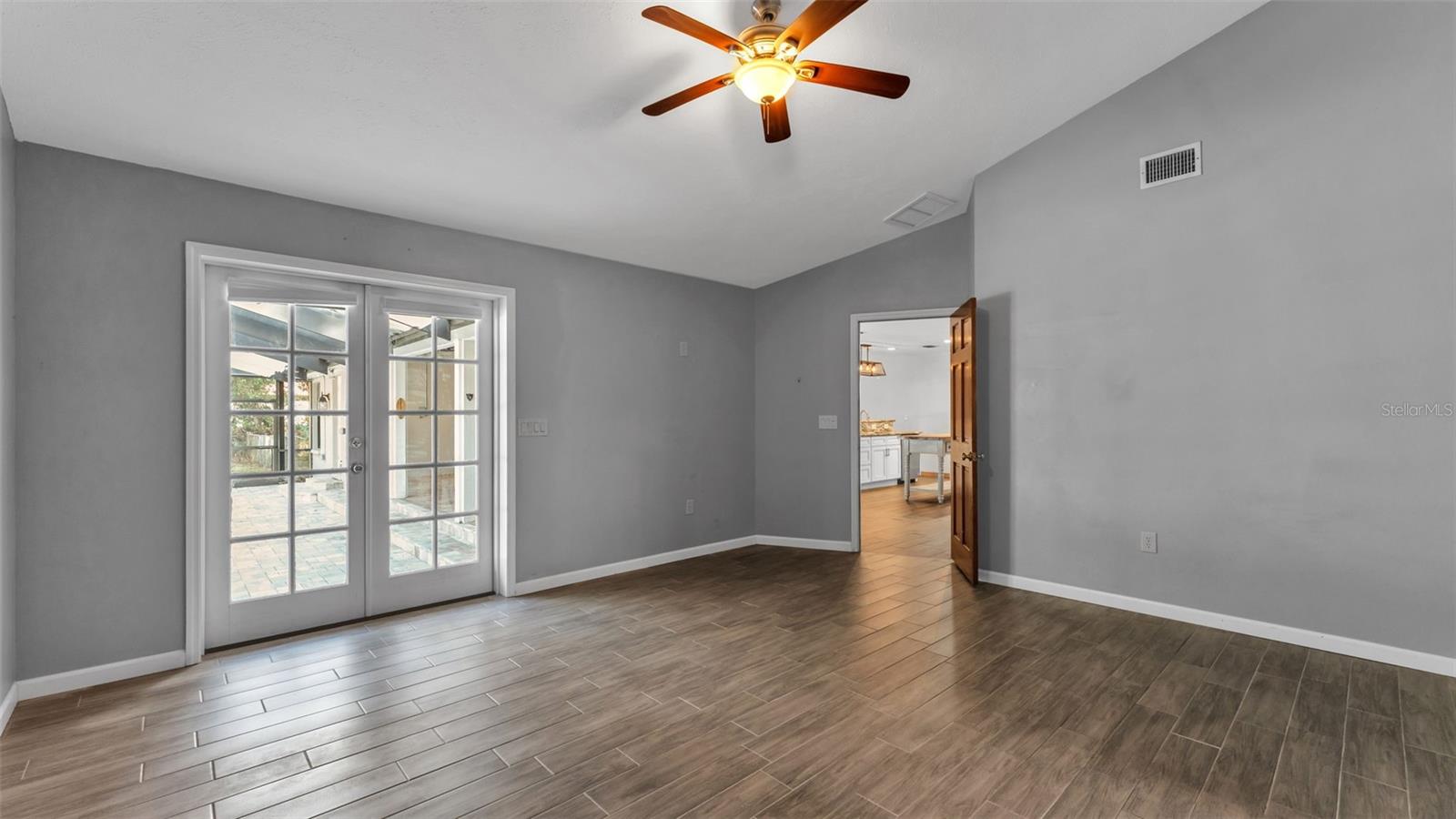 Listing photo id 56 for 1612 Williams Road