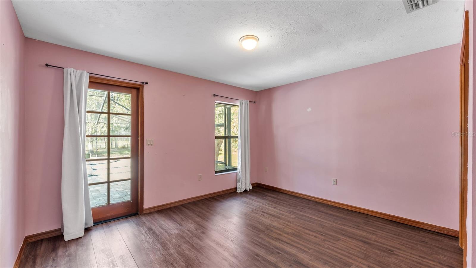 Listing photo id 64 for 1612 Williams Road