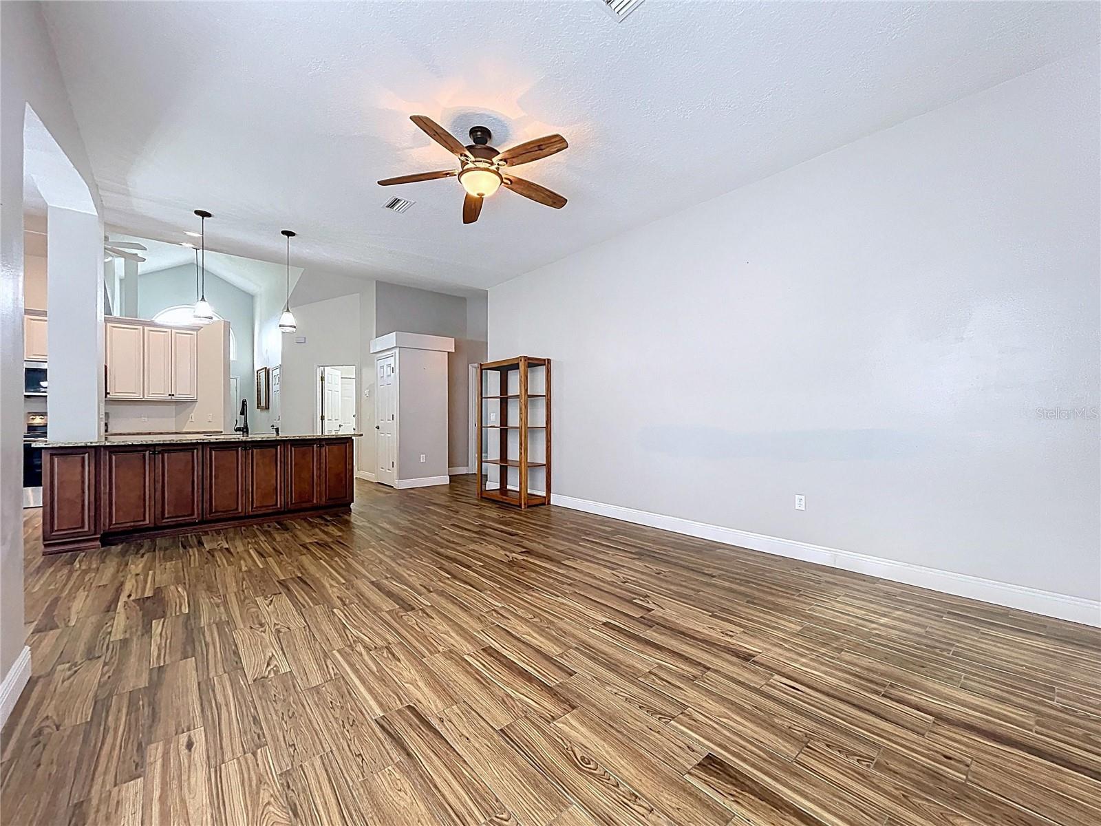 Image 24 of 57 For 18812 Bascomb Lane