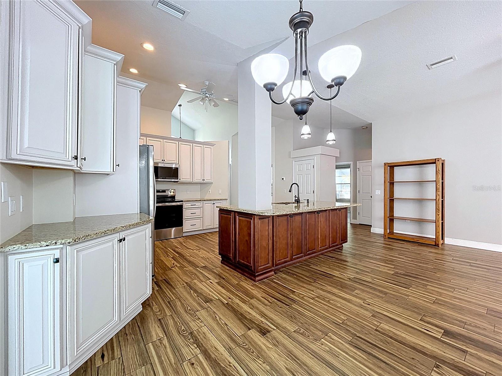 Image 27 of 57 For 18812 Bascomb Lane