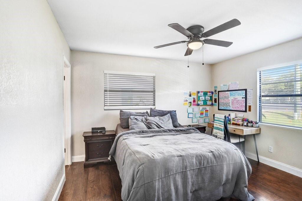 Image 13 of 29 For 903 Park Road