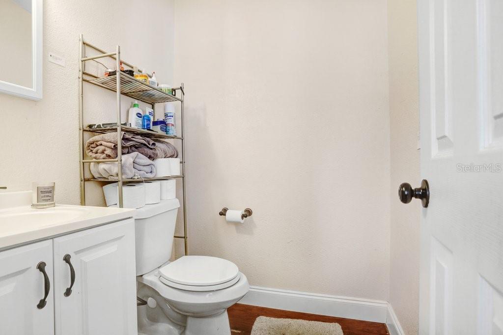 Image 17 of 29 For 903 Park Road