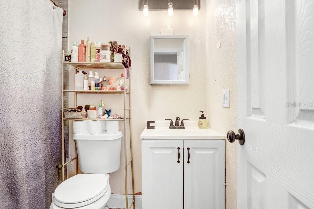 Image 18 of 29 For 903 Park Road