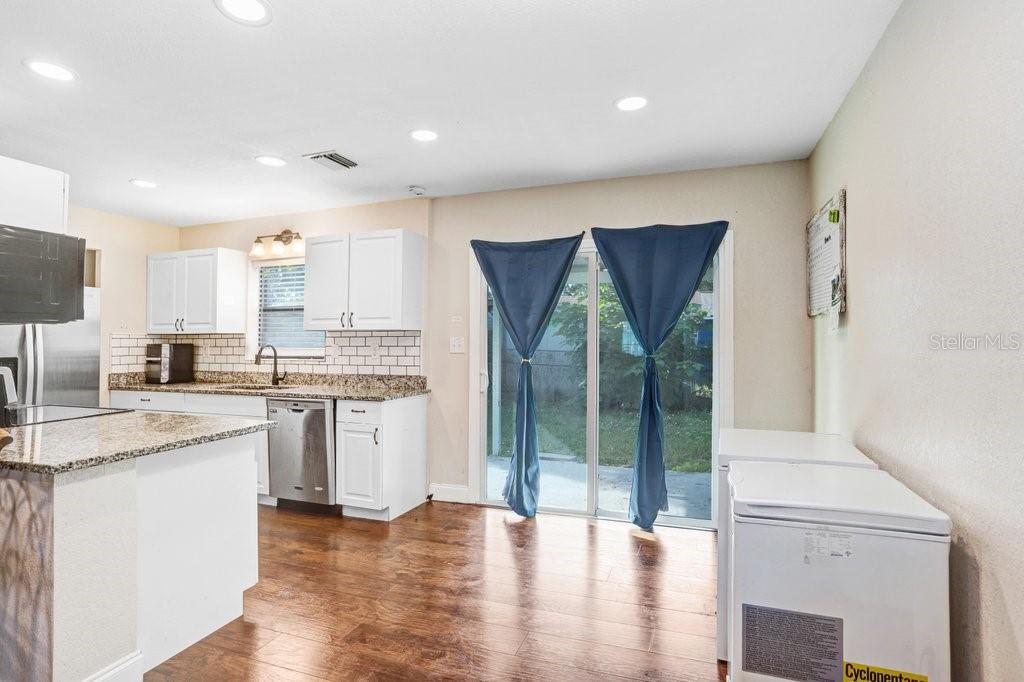 Image 6 of 29 For 903 Park Road