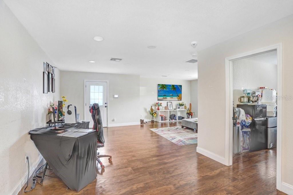 Image 8 of 29 For 903 Park Road