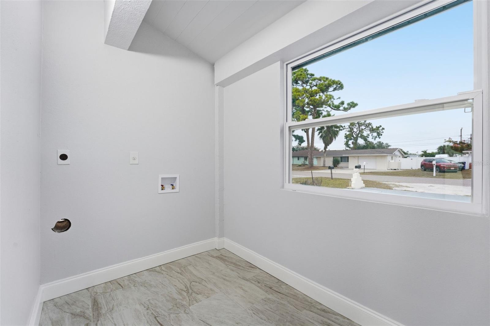 Image 17 of 30 For 808 Guild Drive