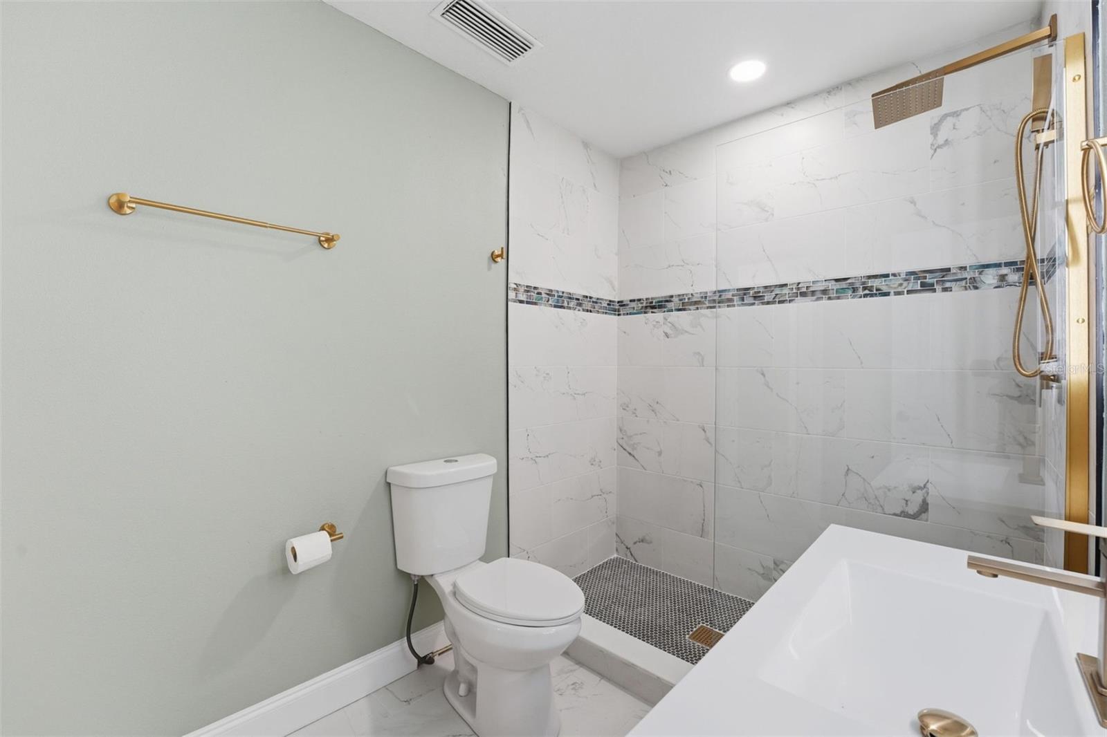 Image 20 of 30 For 808 Guild Drive