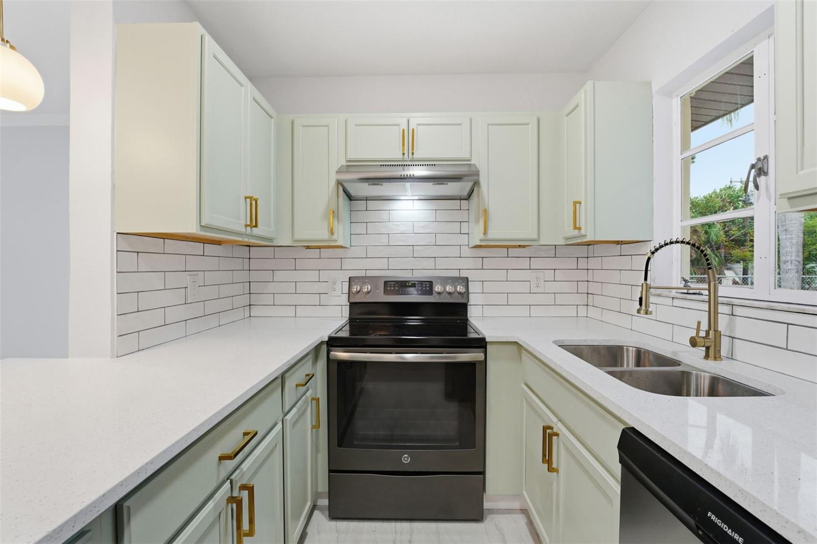 Image 7 of 30 For 808 Guild Drive