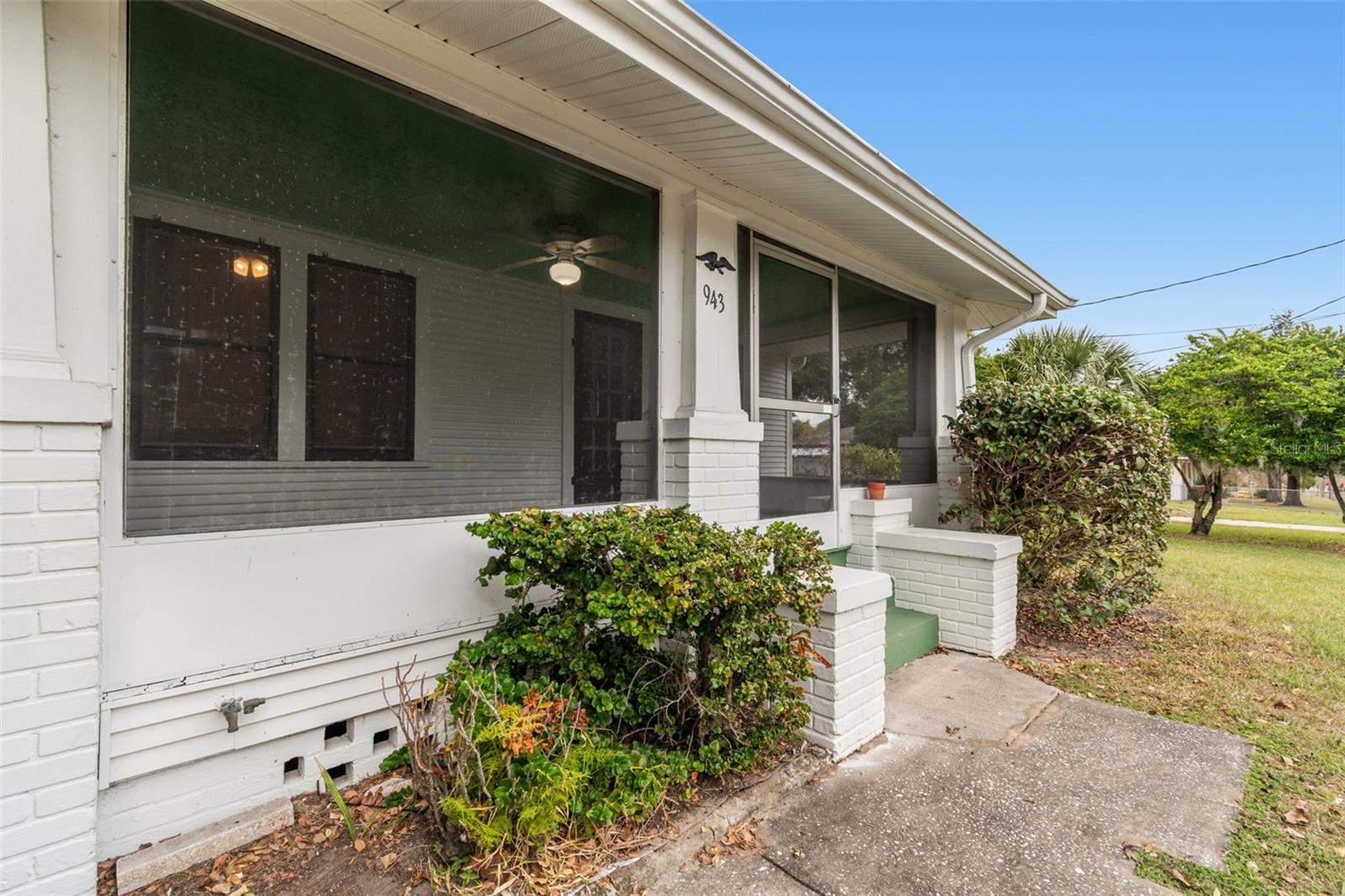 Image 12 of 91 For 943 Ruby Street