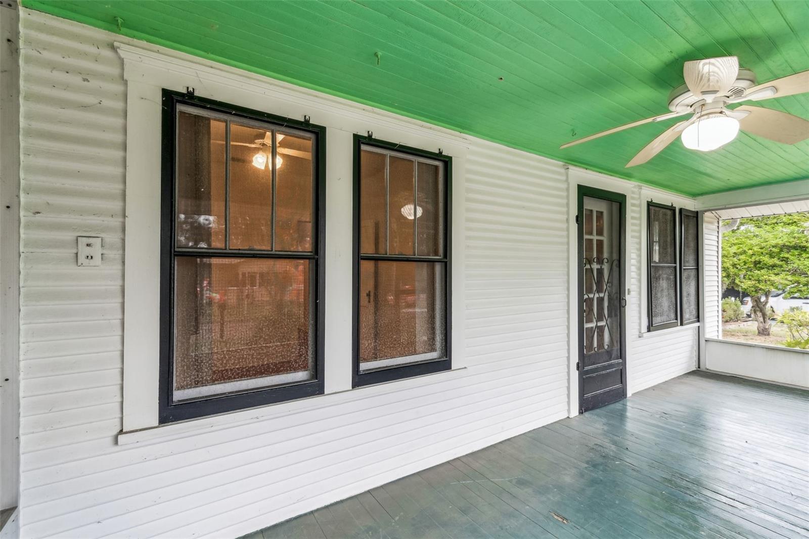 Image 15 of 91 For 943 Ruby Street