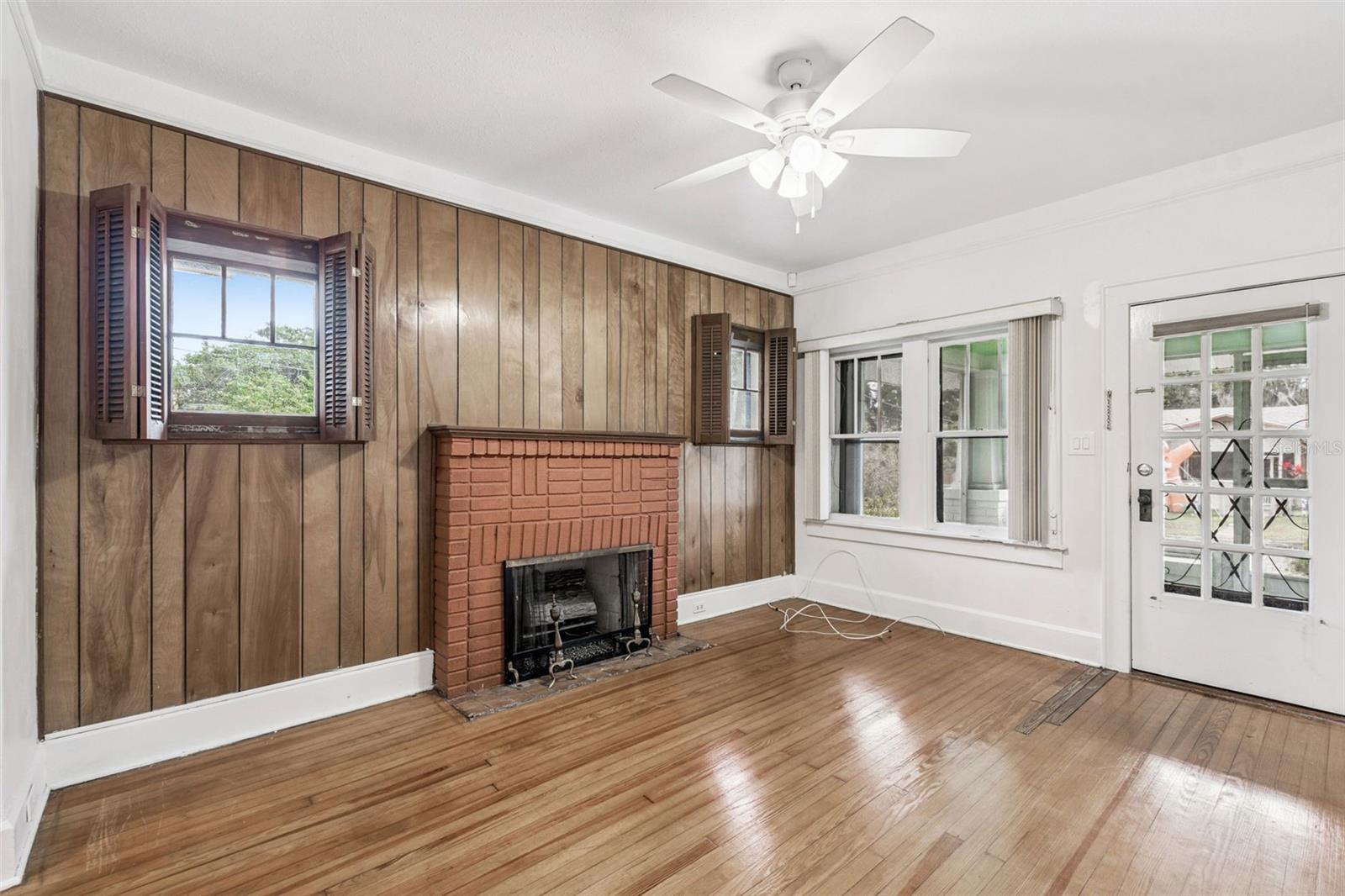 Image 21 of 91 For 943 Ruby Street