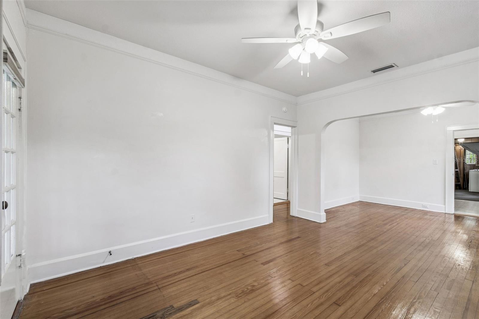 Image 23 of 91 For 943 Ruby Street