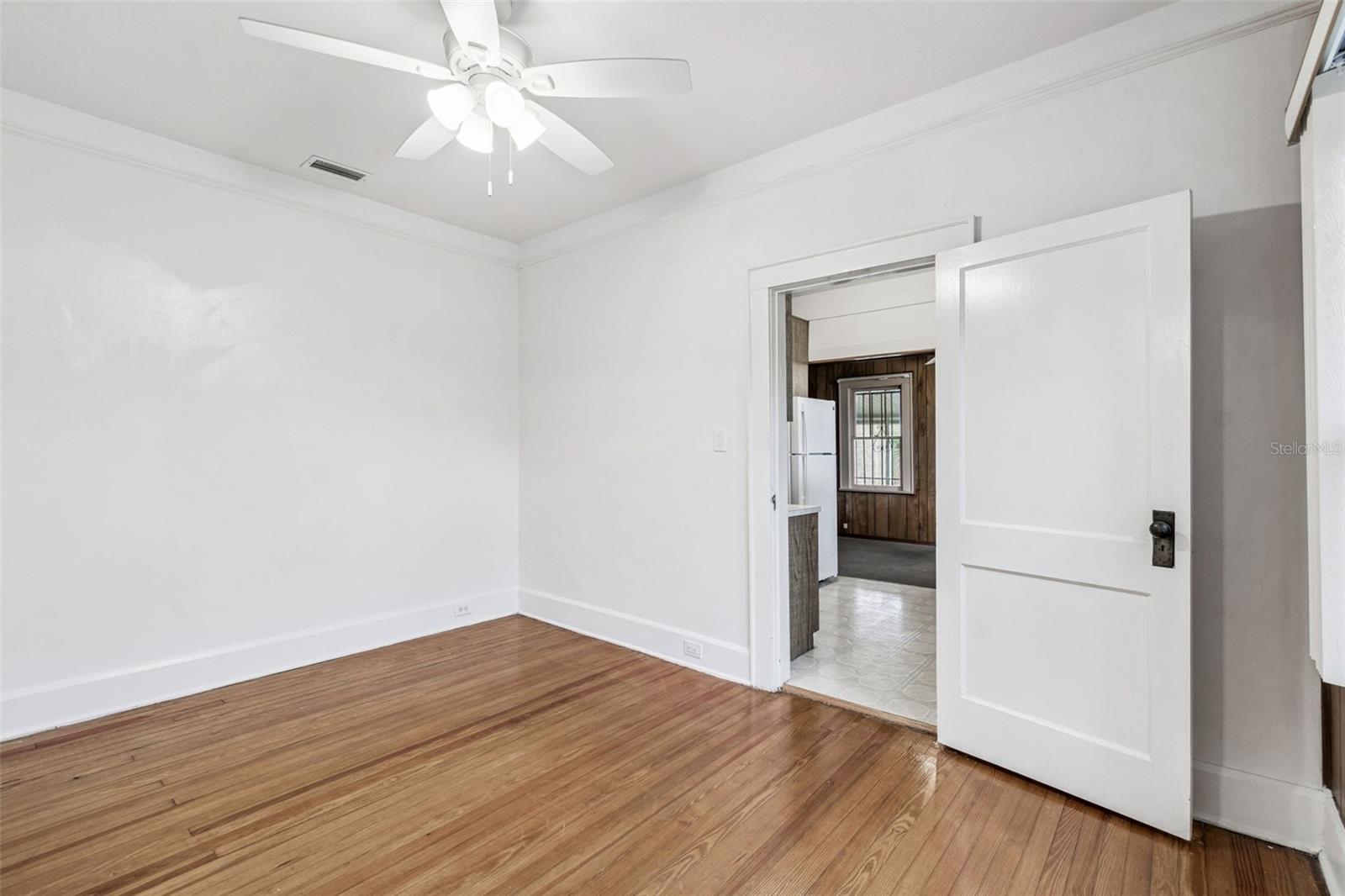 Image 26 of 91 For 943 Ruby Street