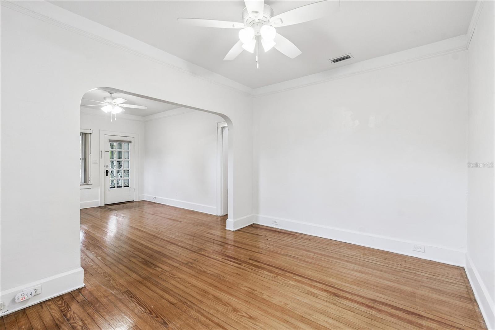 Image 27 of 91 For 943 Ruby Street