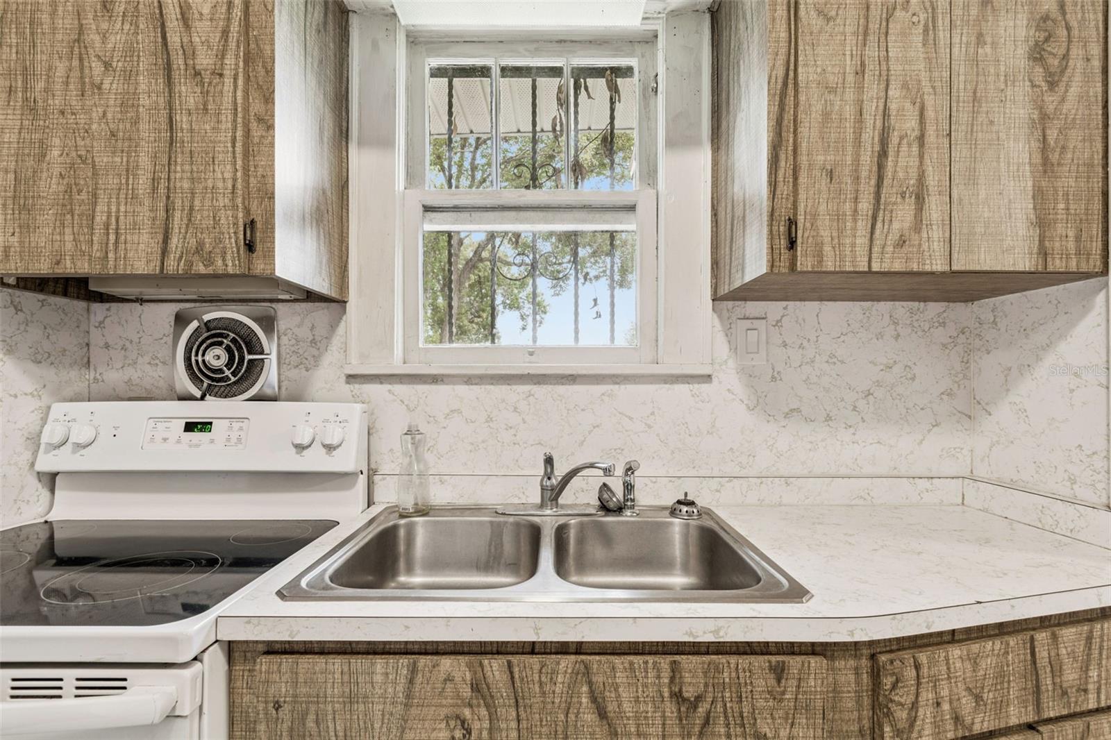 Image 34 of 91 For 943 Ruby Street