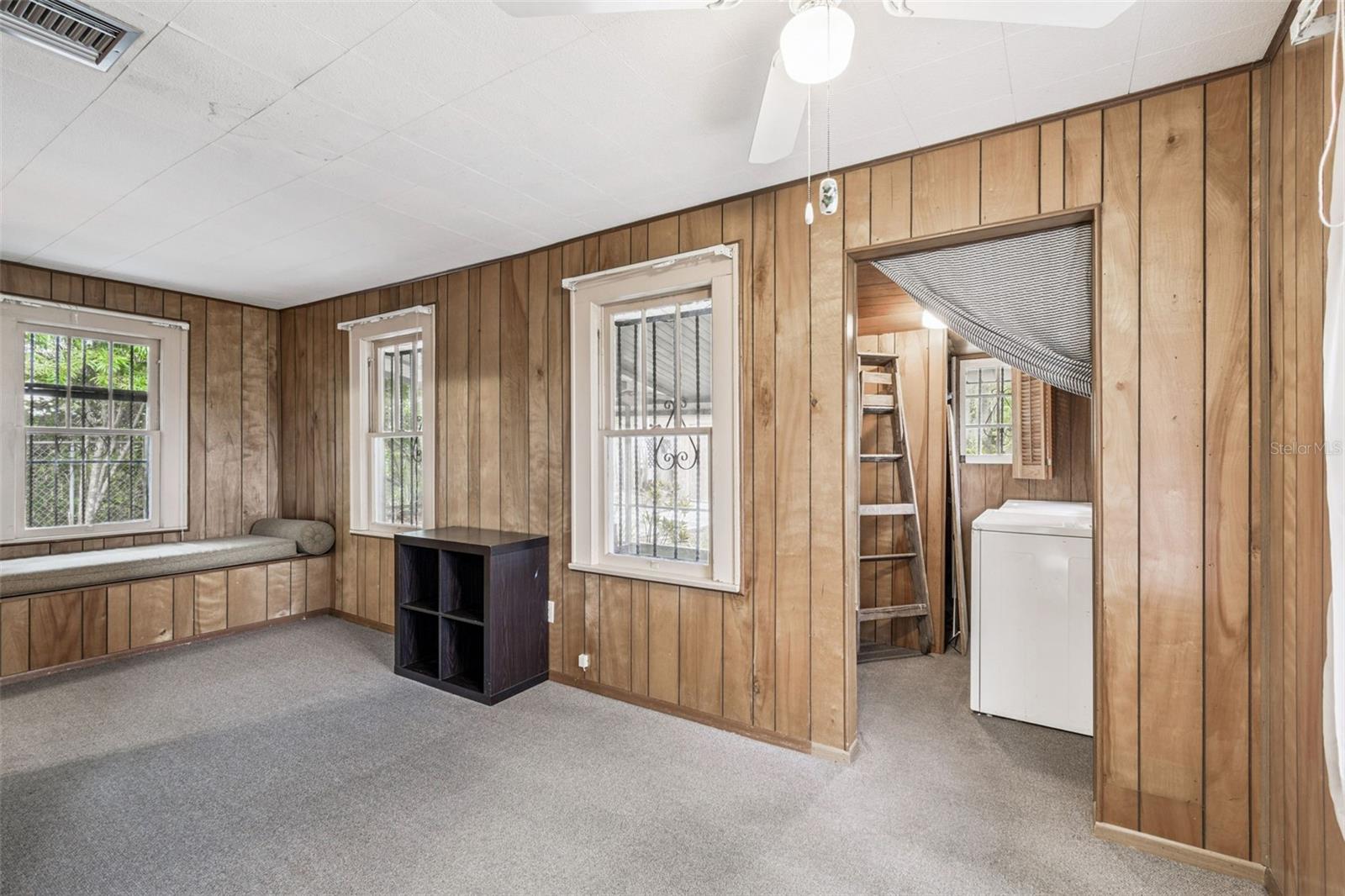 Image 37 of 91 For 943 Ruby Street