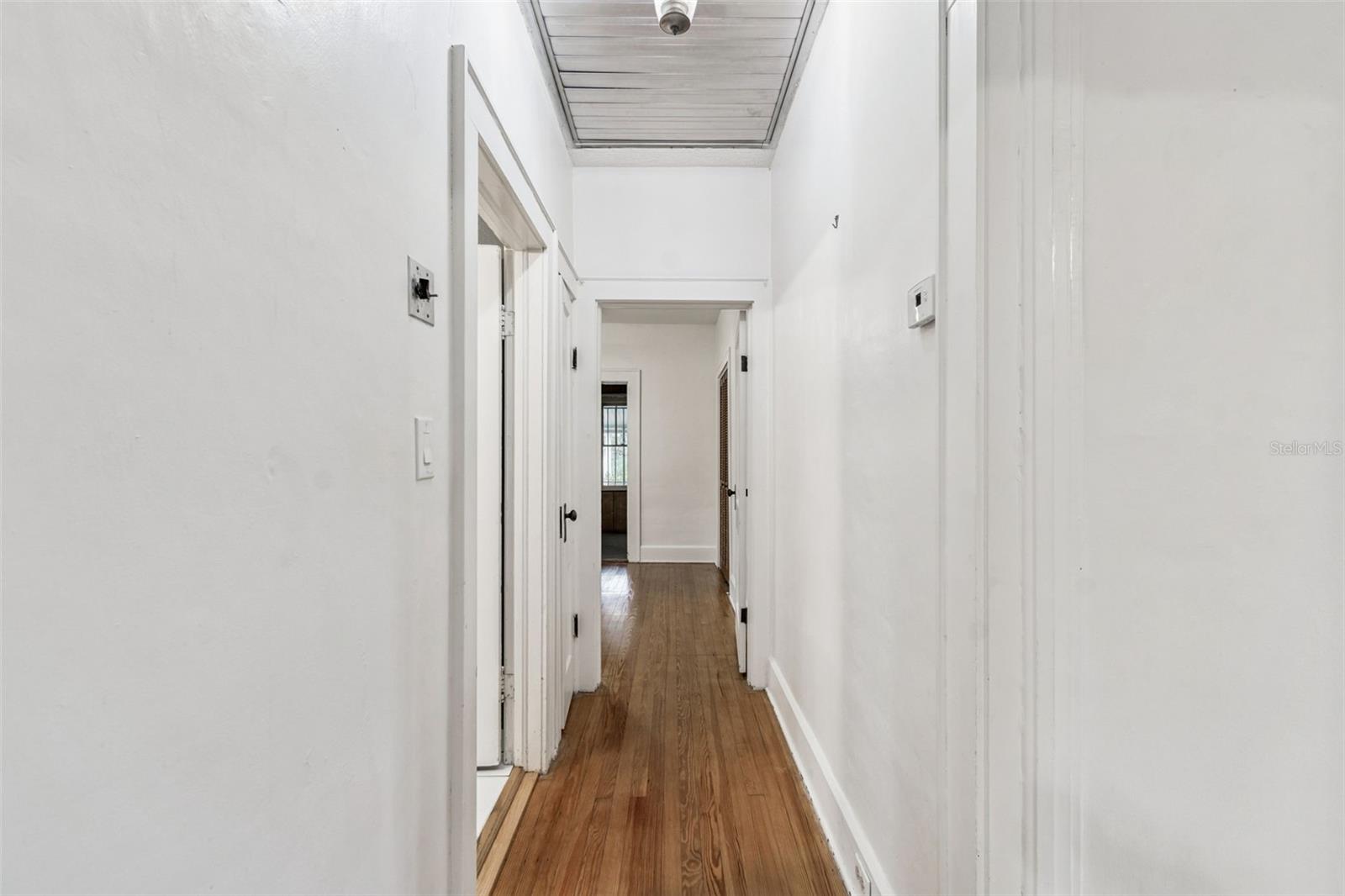 Image 43 of 91 For 943 Ruby Street