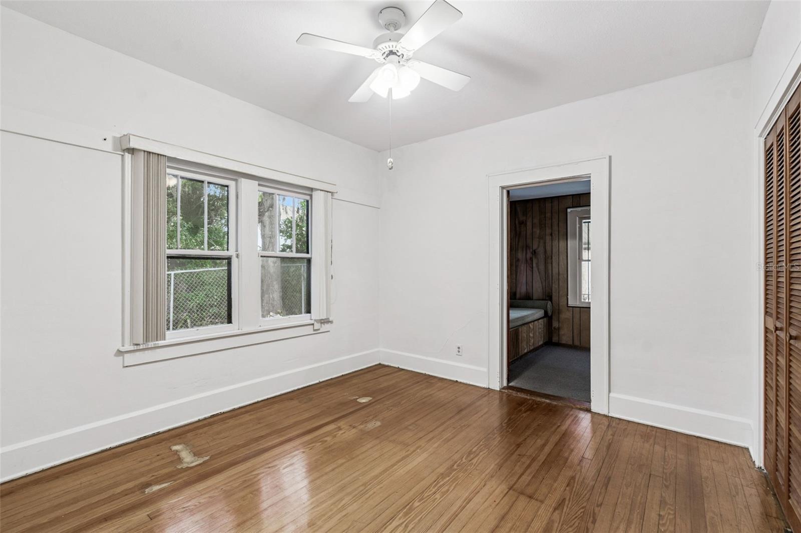 Image 45 of 91 For 943 Ruby Street