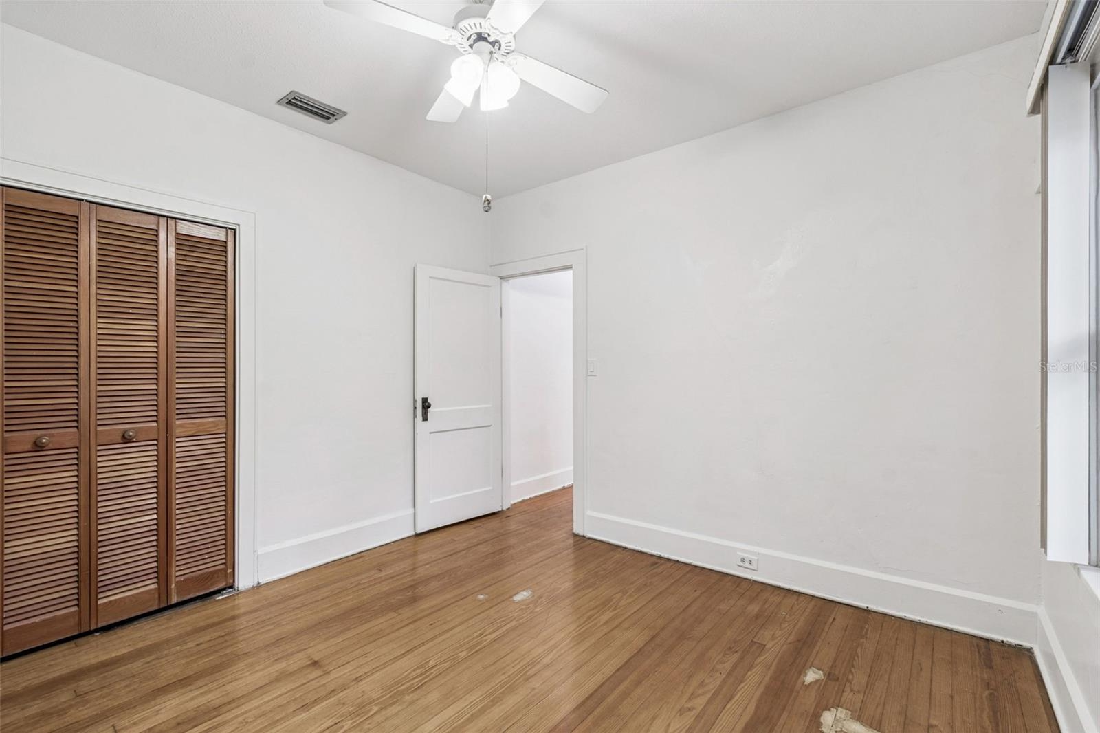 Image 47 of 91 For 943 Ruby Street