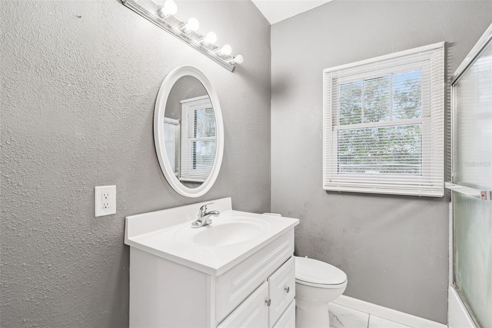 Image 50 of 91 For 943 Ruby Street