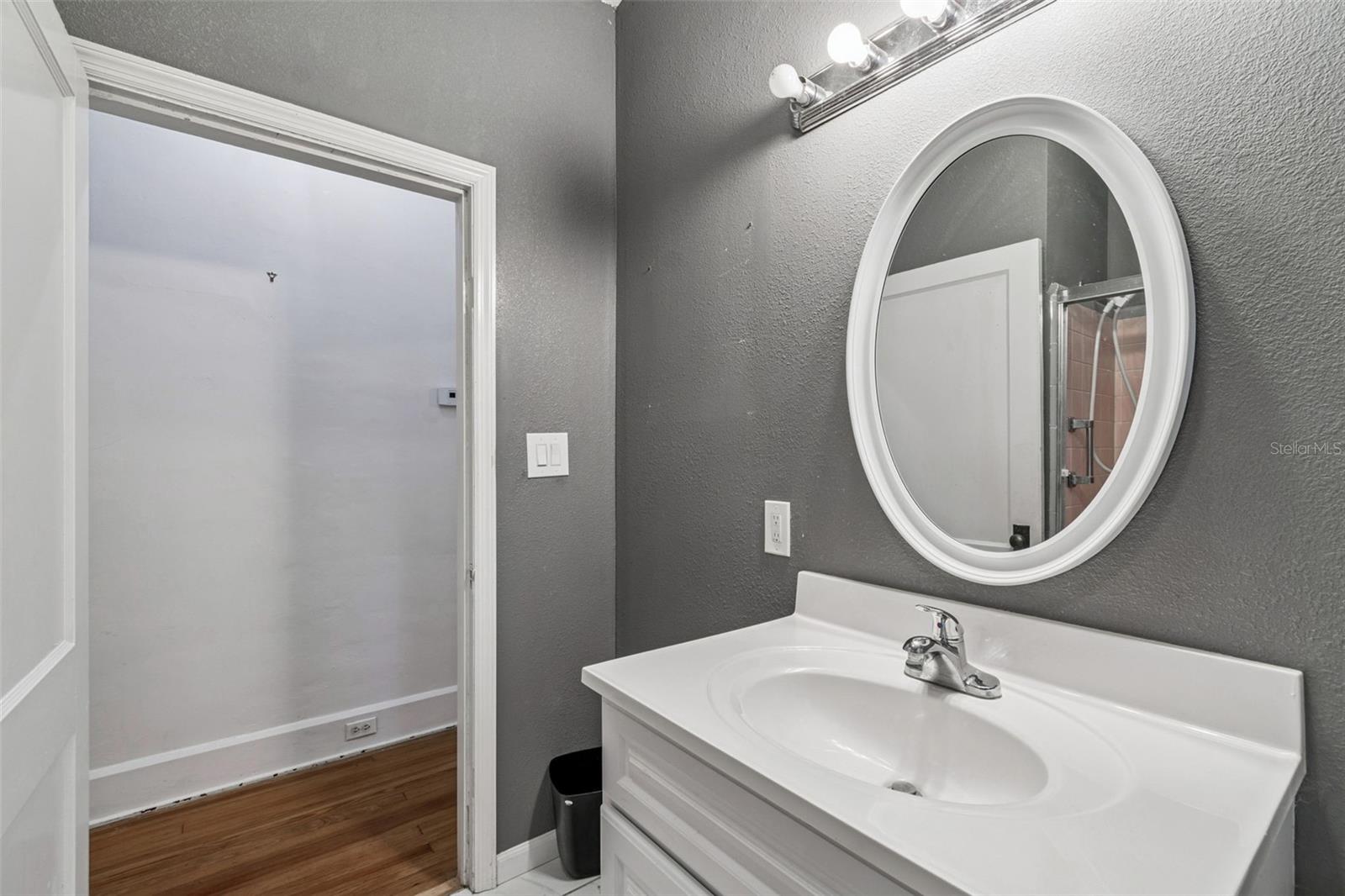 Image 52 of 91 For 943 Ruby Street