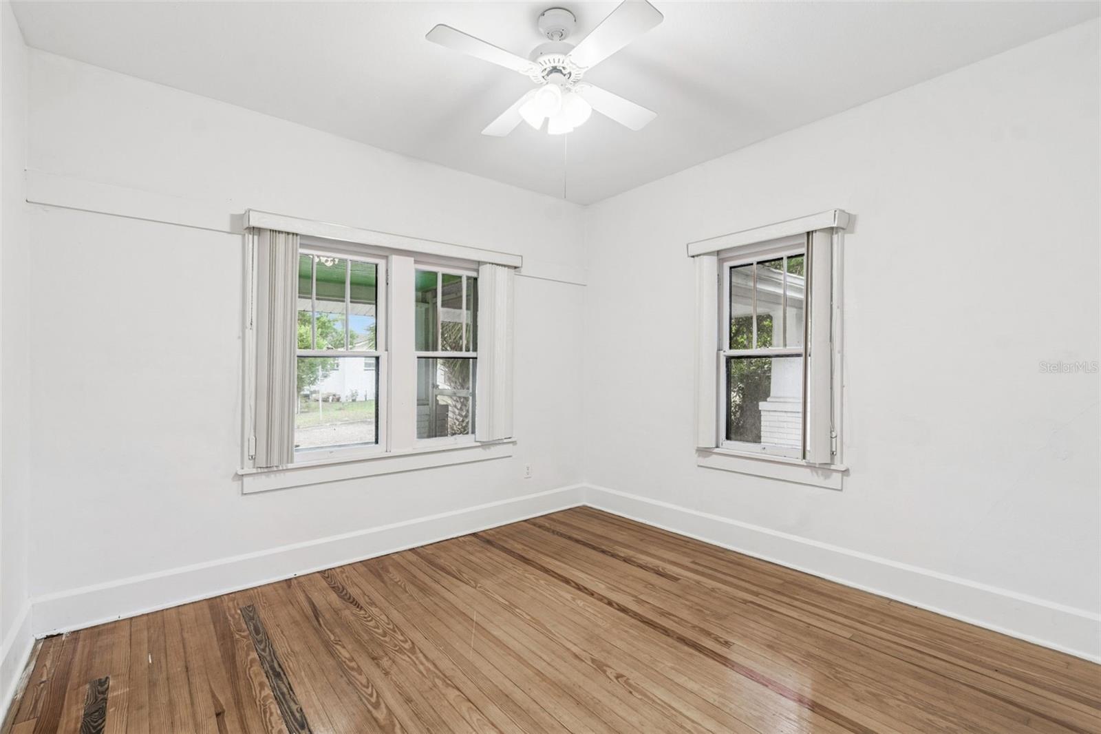 Image 53 of 91 For 943 Ruby Street