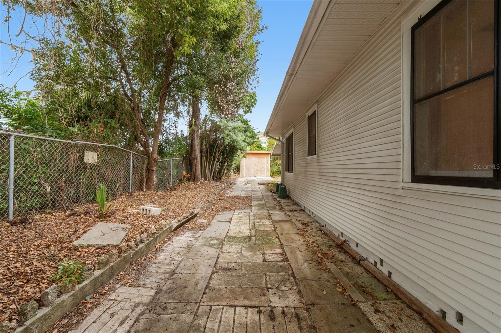 Image 61 of 91 For 943 Ruby Street