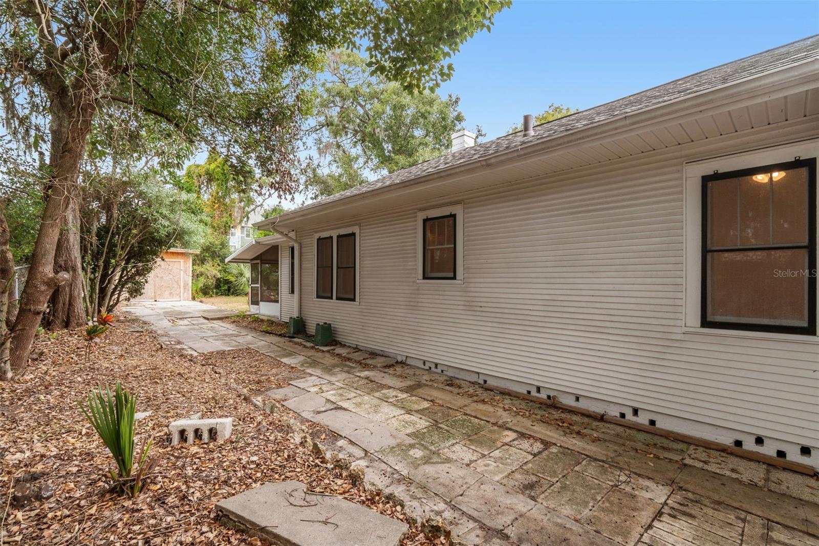 Image 62 of 91 For 943 Ruby Street