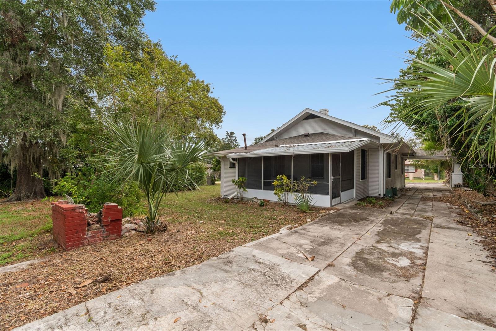 Image 65 of 91 For 943 Ruby Street