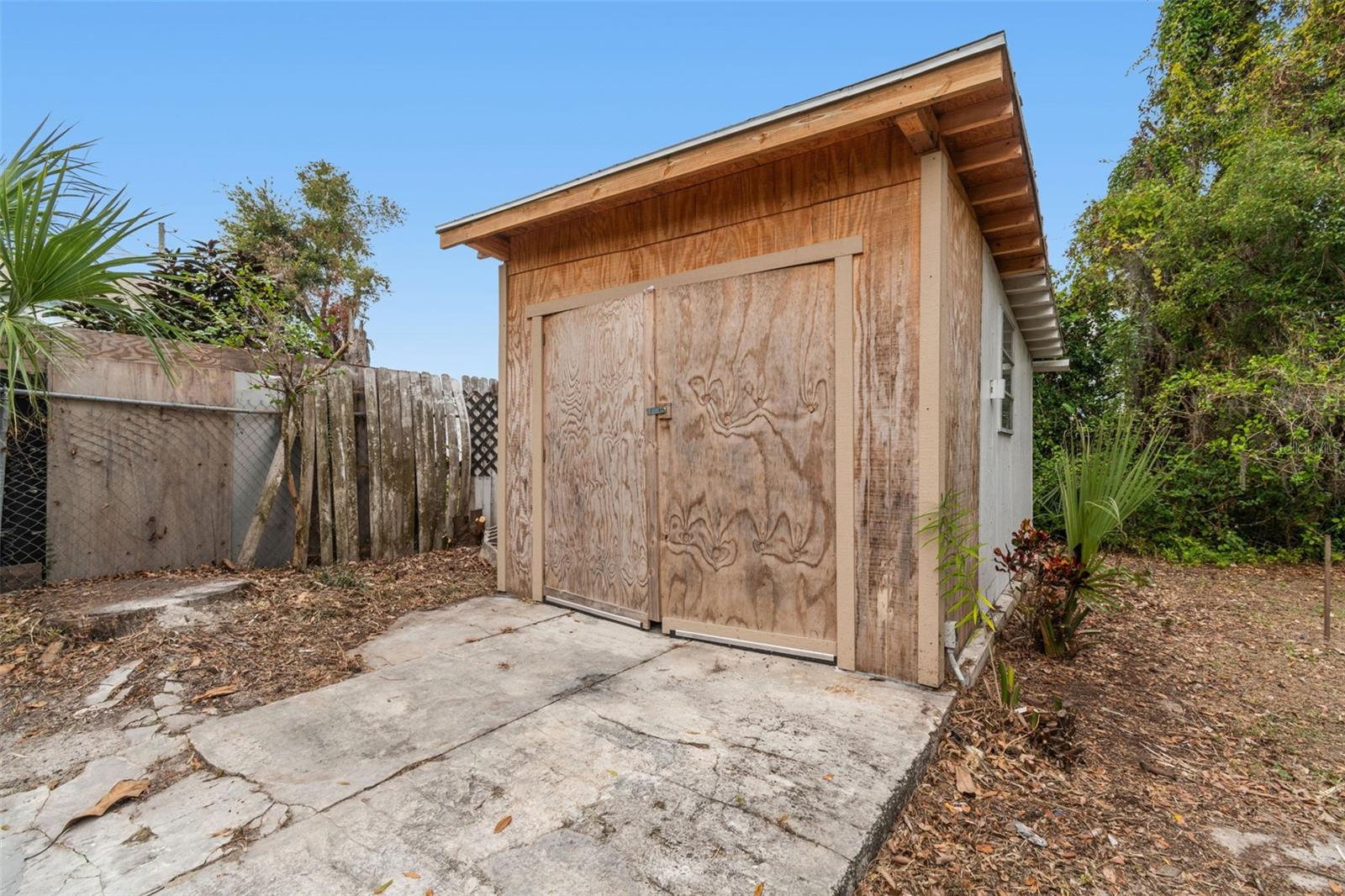 Image 70 of 91 For 943 Ruby Street