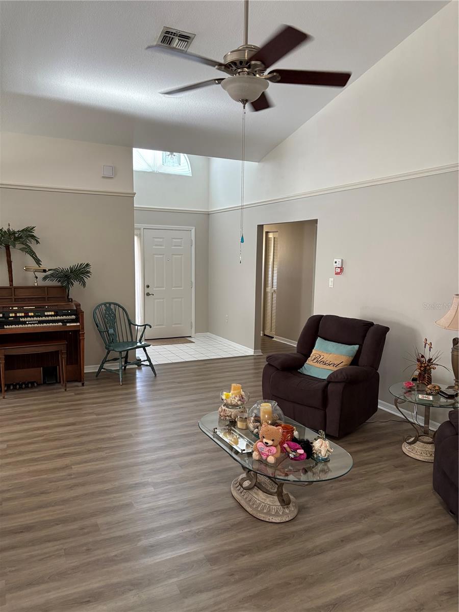 Image 12 of 22 For 6043 Condor Drive