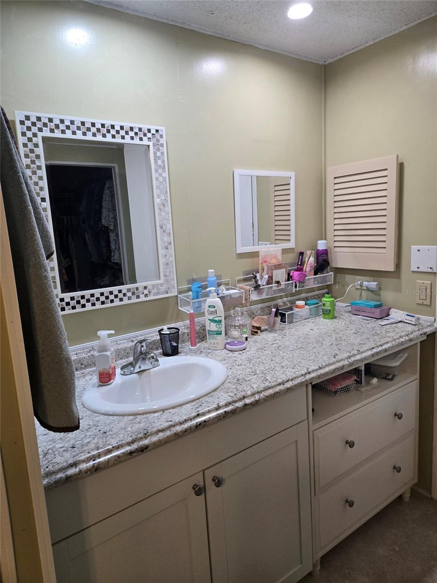 Image 11 of 22 For 214 Green Meadow Drive