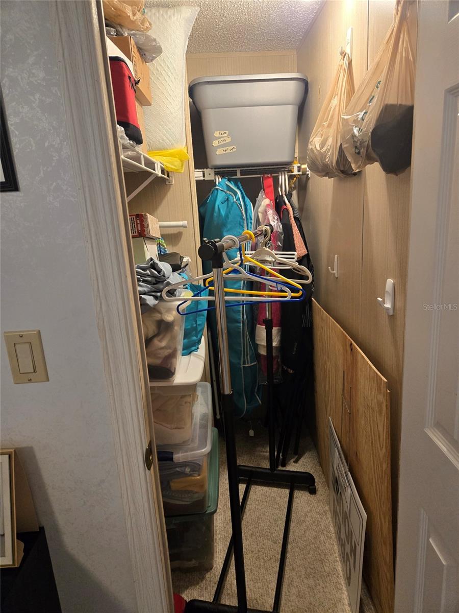 Image 14 of 22 For 214 Green Meadow Drive