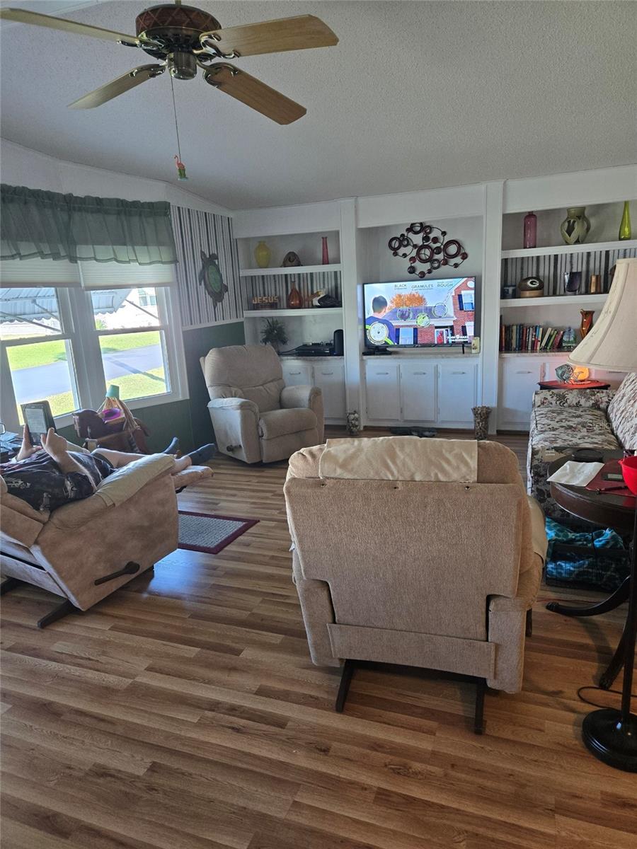 Image 2 of 22 For 214 Green Meadow Drive