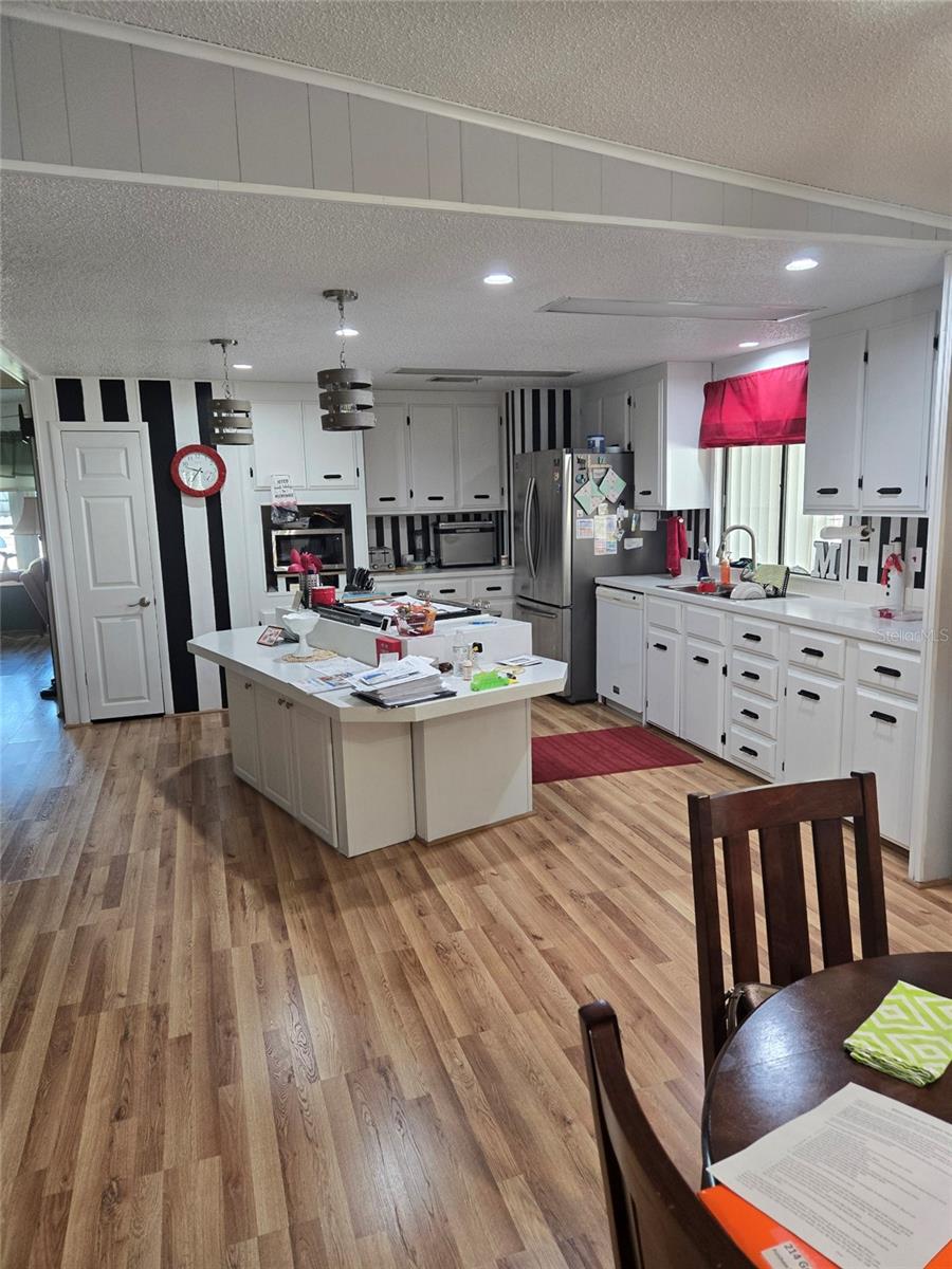 Image 4 of 22 For 214 Green Meadow Drive