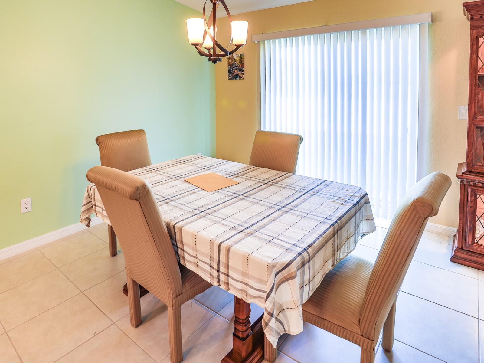 Image 19 of 50 For 2933 Flying Blackbird Road