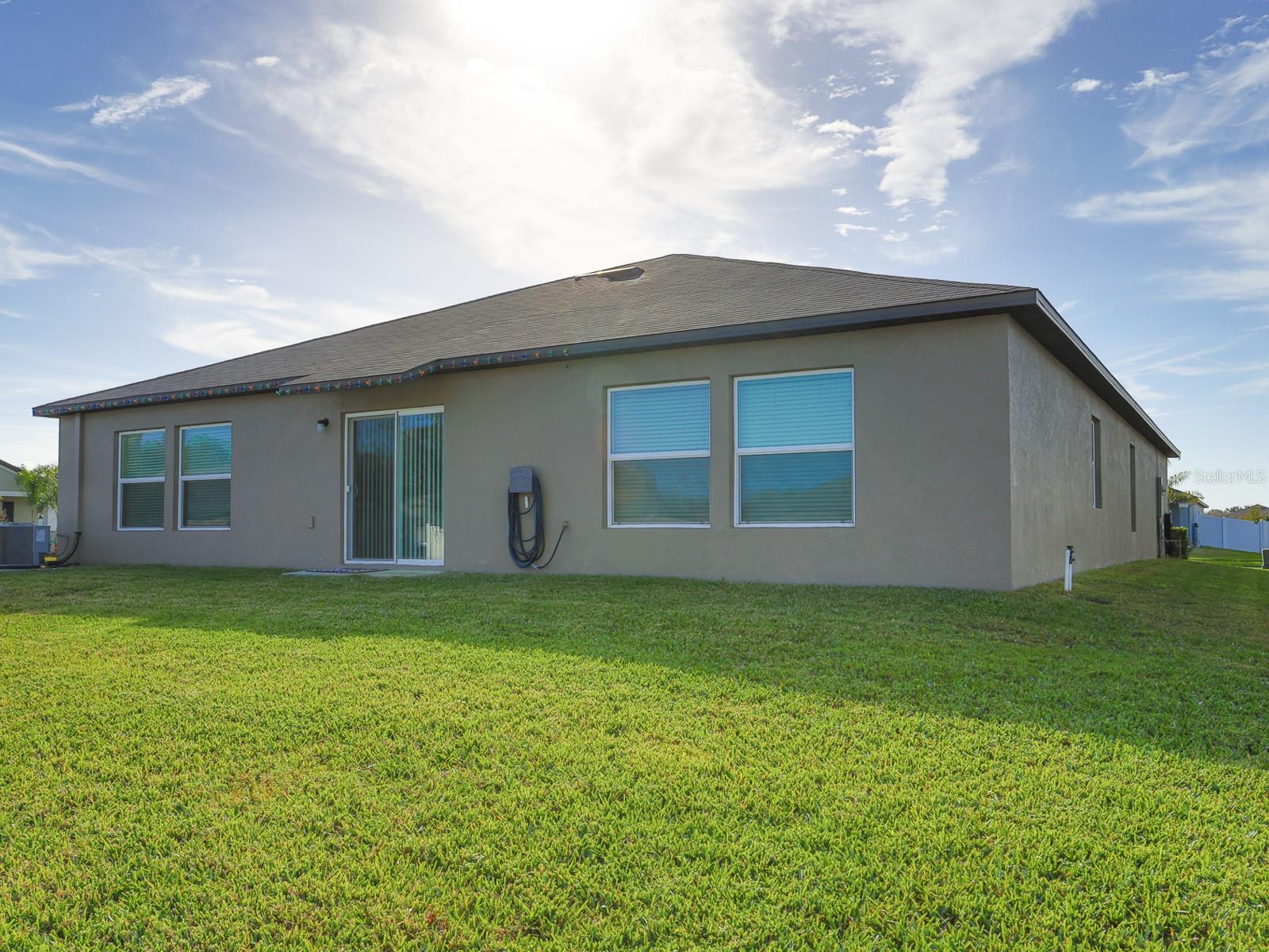 Image 4 of 50 For 2933 Flying Blackbird Road