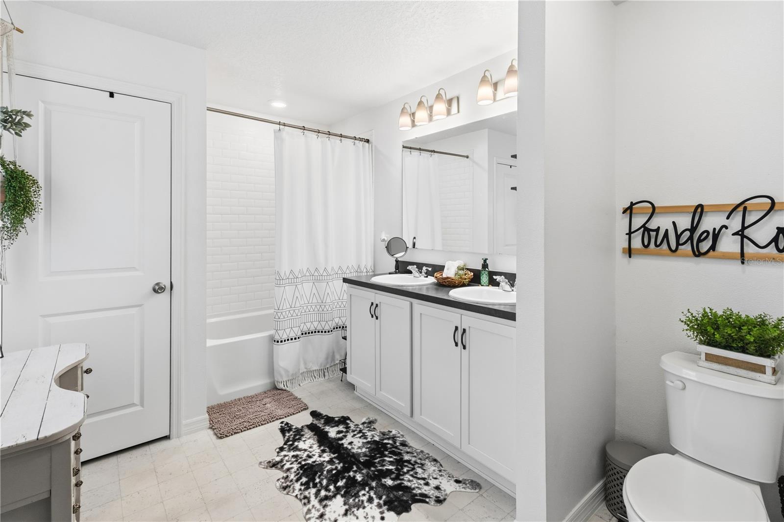 Image 16 of 42 For 499 Highfin Drive