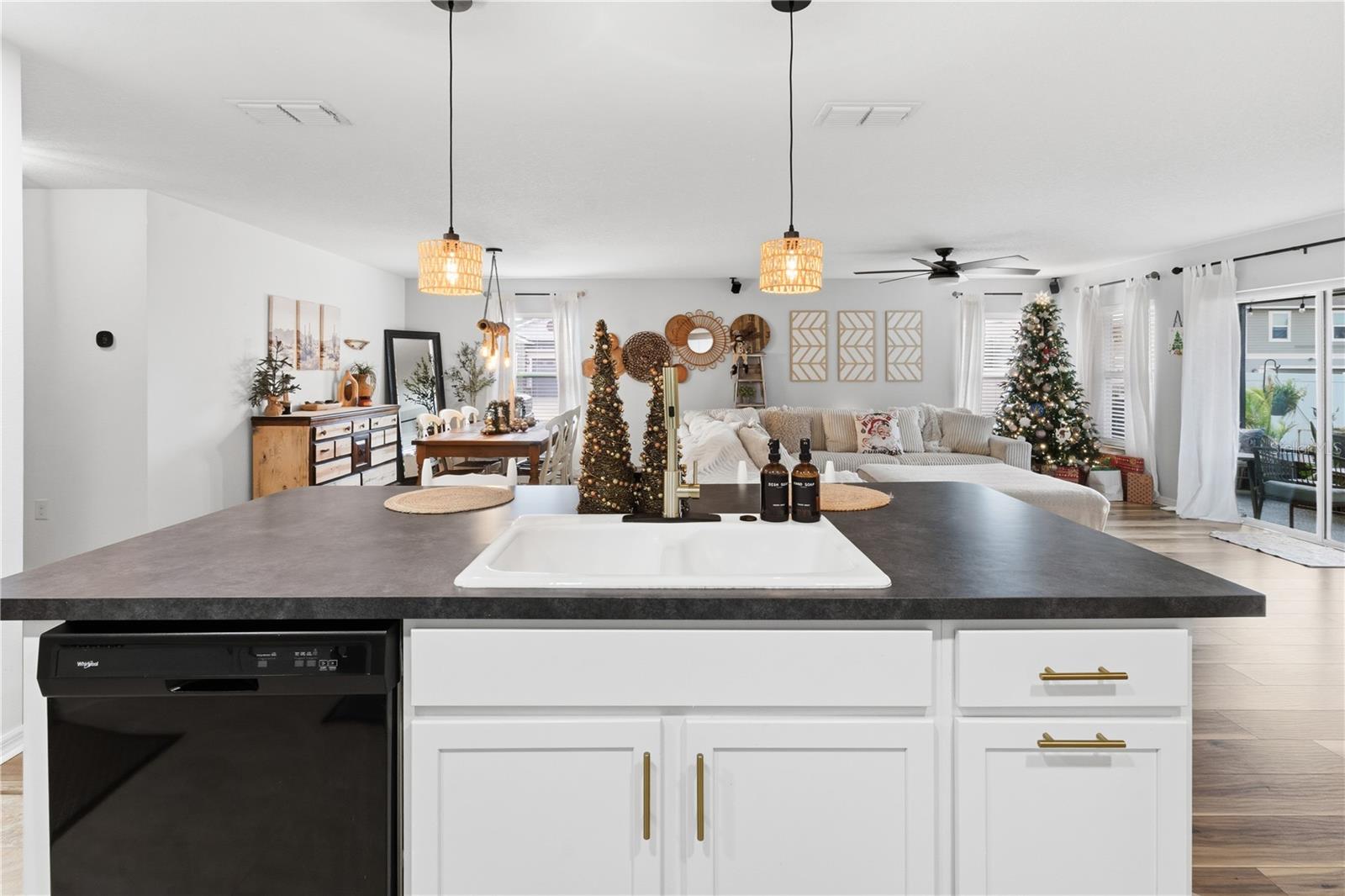 Image 7 of 42 For 499 Highfin Drive