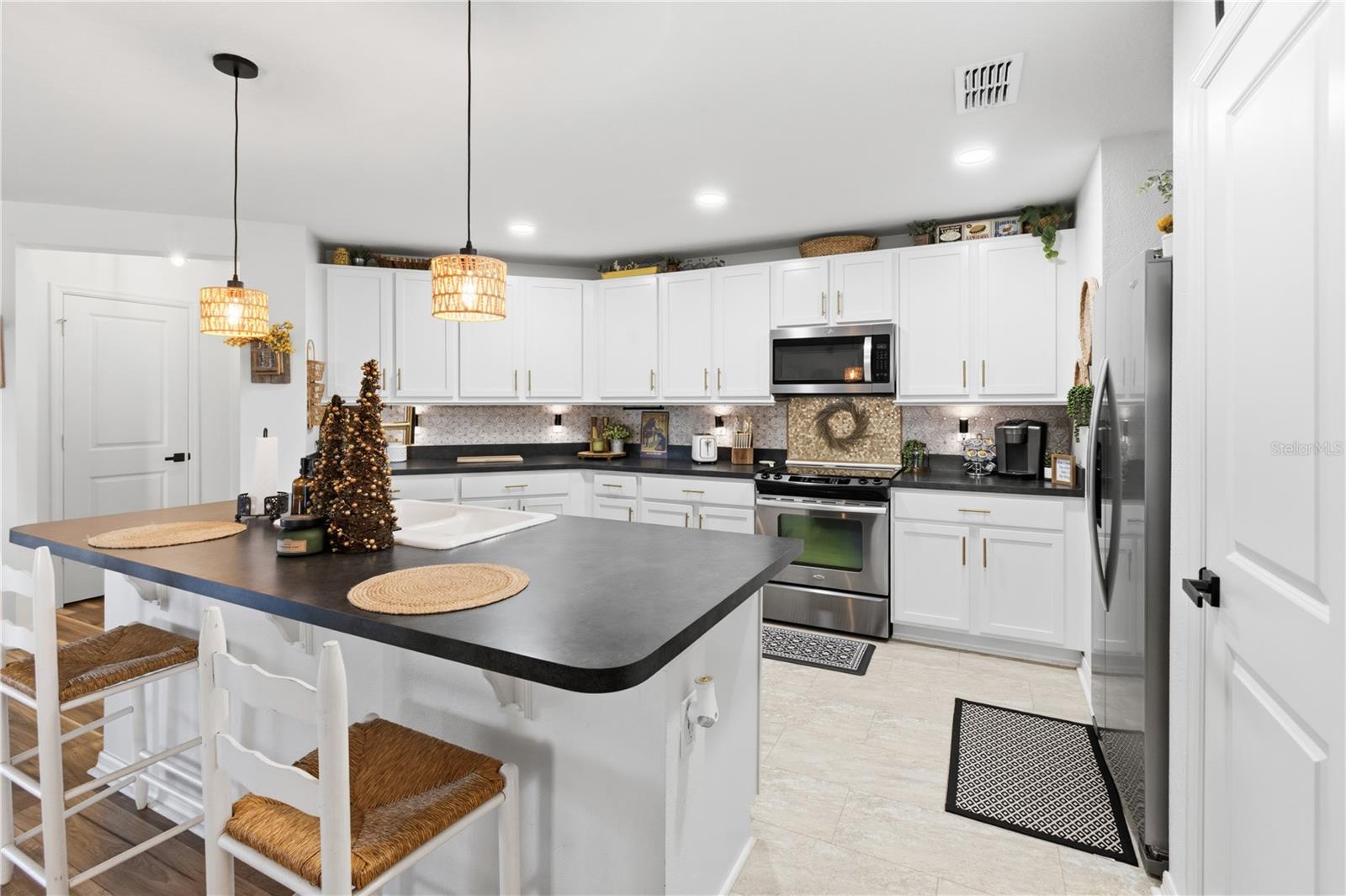 Image 9 of 42 For 499 Highfin Drive