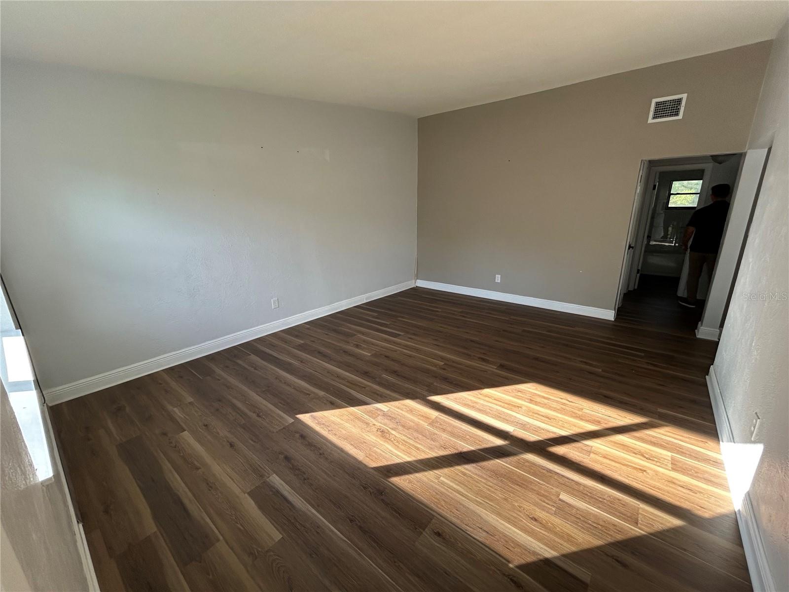 Image 5 of 19 For 1501 - 1503 Noble Place