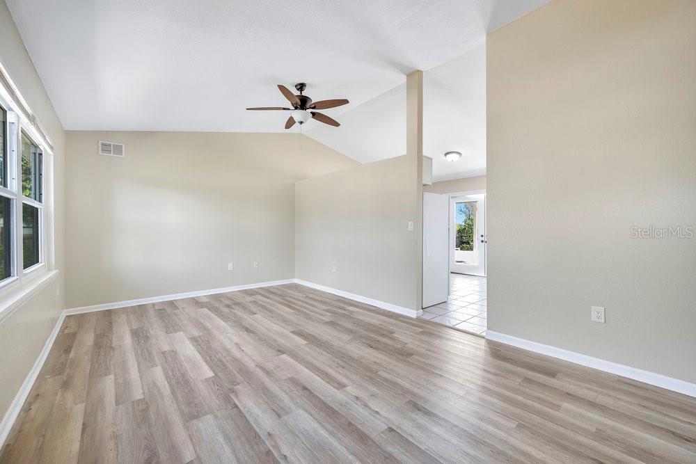 Image 5 of 34 For 3808 Country Loop