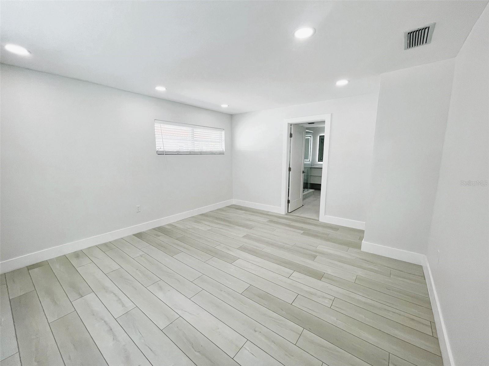 Image 15 of 46 For 3364 Espanola Drive