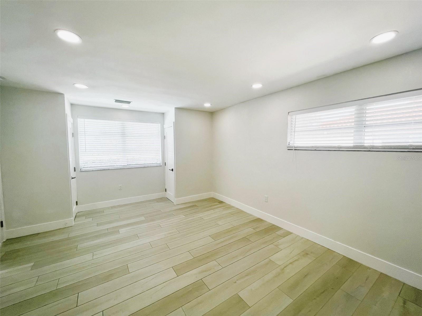 Image 16 of 46 For 3364 Espanola Drive