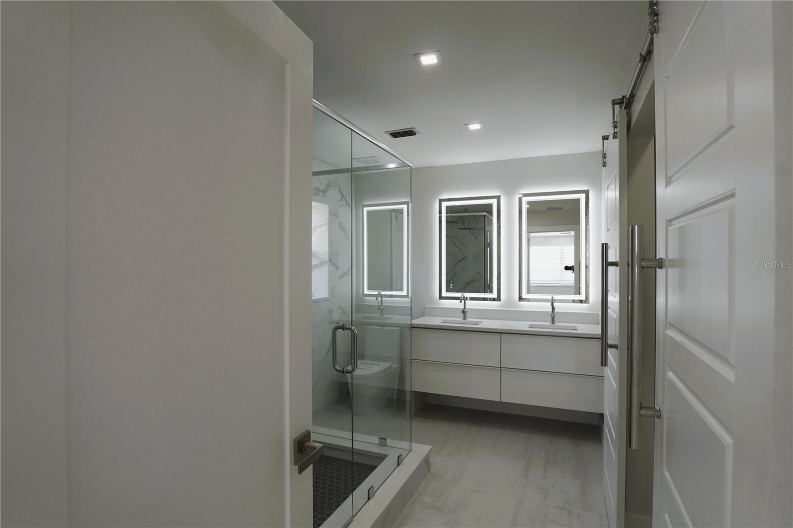 Image 21 of 46 For 3364 Espanola Drive