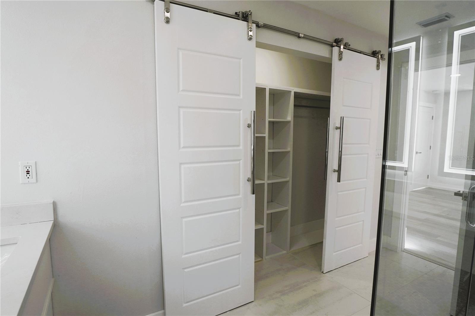 Image 23 of 46 For 3364 Espanola Drive