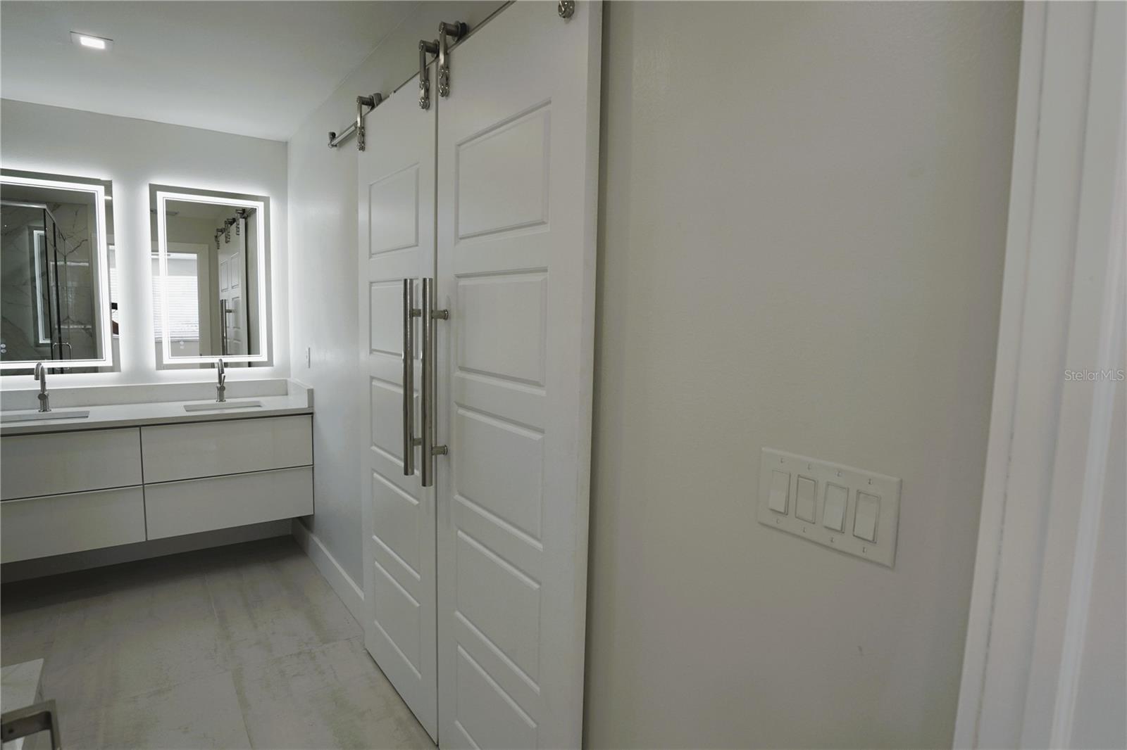 Image 24 of 46 For 3364 Espanola Drive